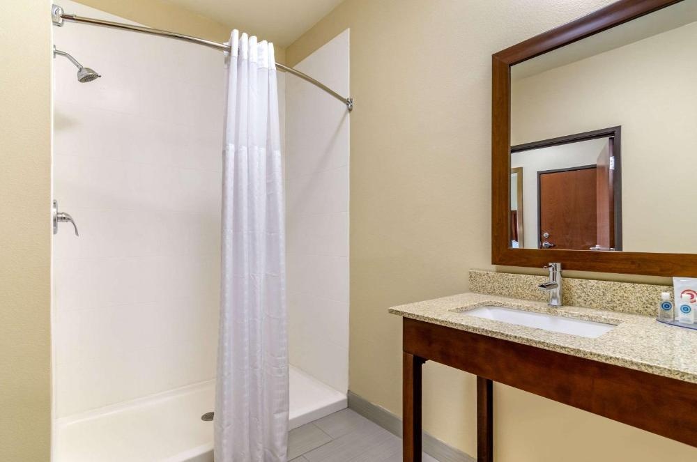 Comfort Inn & Suites Salina North