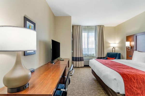 Comfort Inn & Suites Salina North image 12